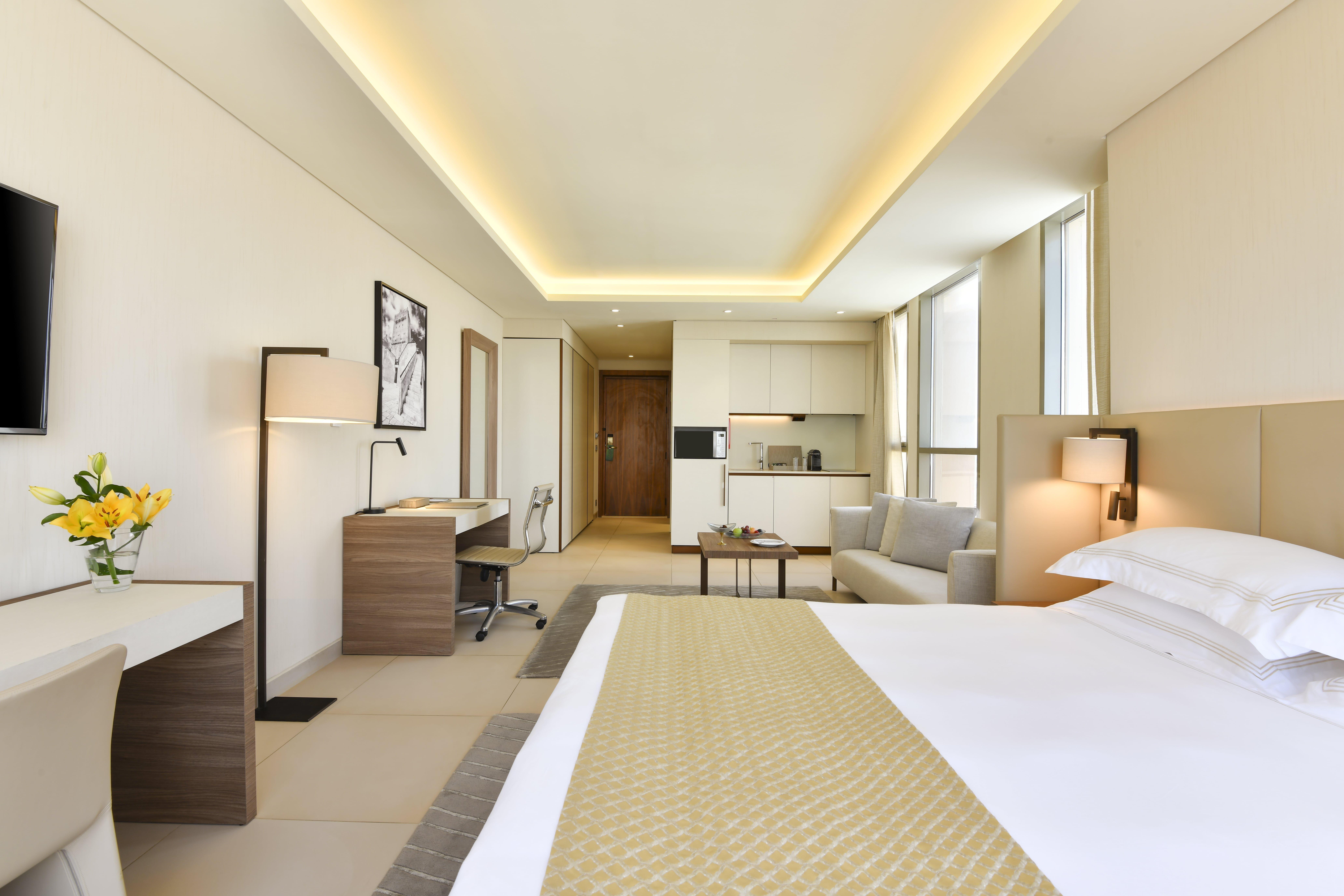 Voco Doha West Bay Suites By Ihg Экстерьер фото A typical room at the hotel
