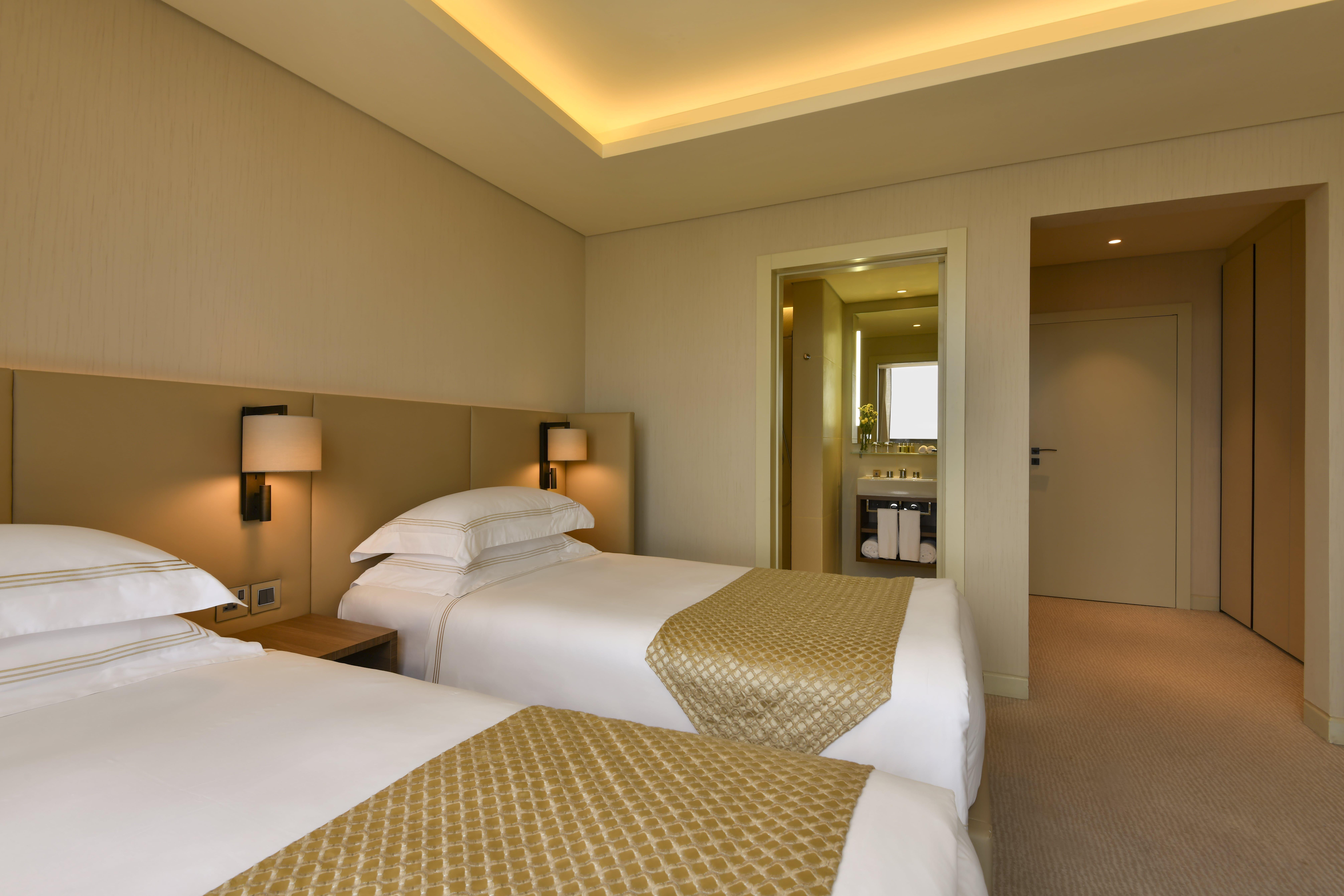 Voco Doha West Bay Suites By Ihg Экстерьер фото Deluxe Room
