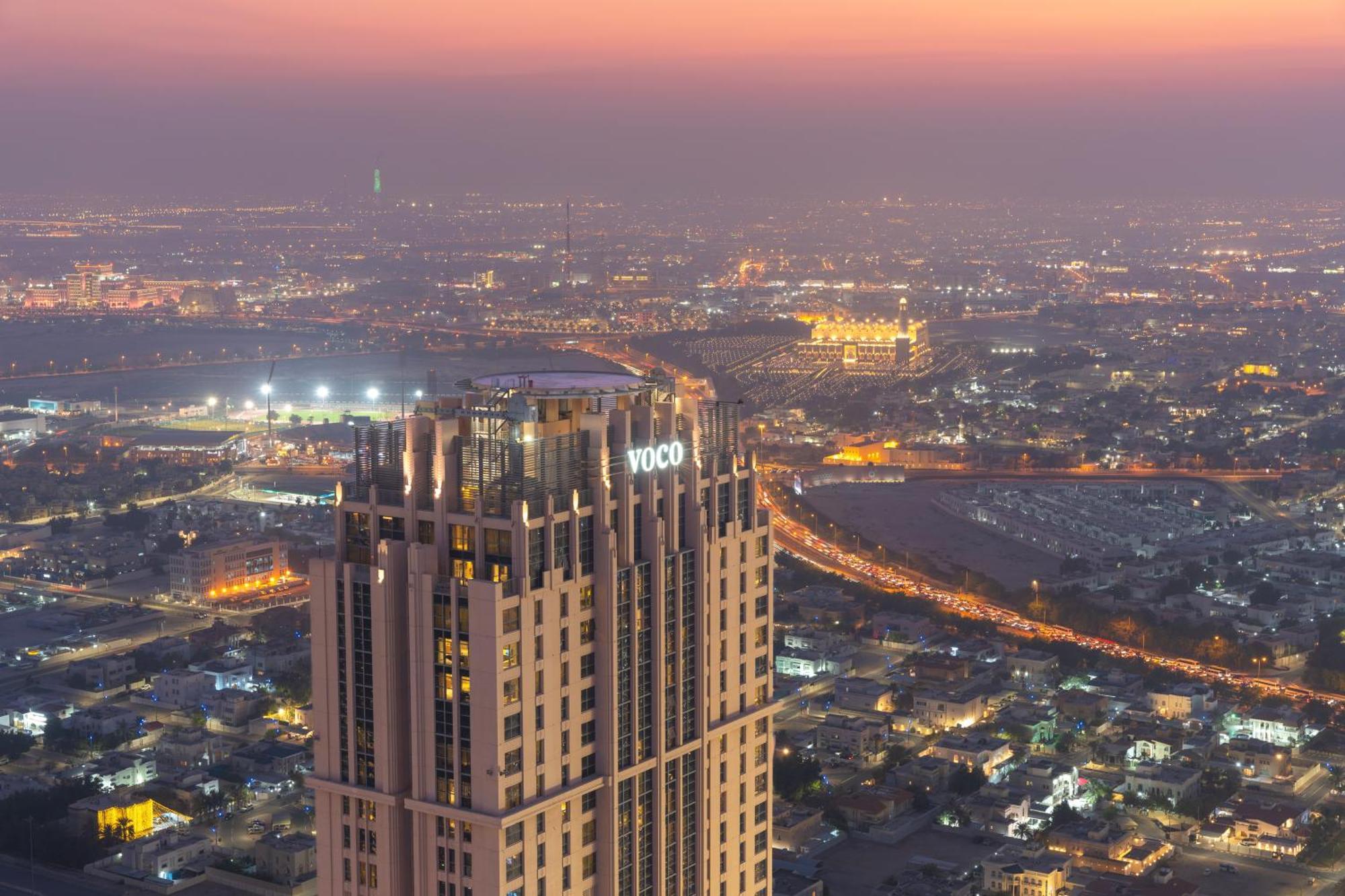 Voco Doha West Bay Suites By Ihg Экстерьер фото The 101 building at night